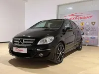 Usado Mercedes B200 136 CV (100 kW) 2012 Negro Monovolumen