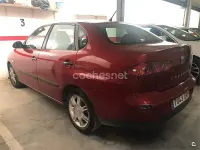 Usado Seat Cordoba Stylance 75 CV (55 kW) 2006 Granate Berlina