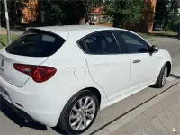 Usado Alfa Romeo Giulietta Distinctive 170 CV (125 kW) 2011 Blanco Utilitario
