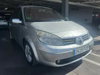 Usado Renault Scénic Dynamique 110 CV (80 kW) 2006 Gris / plata Monovolumen