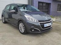 Usado Peugeot 208 Allure 100 CV (73 kW) 2017 Gris / plata Utilitario
