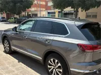 Usado VW Touareg R-line 286 CV (210 kW) 2020 Gris / plata SUV