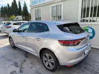 Usado Renault Mégane II Zen 115 CV (84 kW) 2022 Gris / plata Berlina