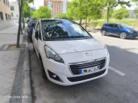 Usado Peugeot 5008 Allure 120 CV (88 kW) 2015 Blanco Monovolumen