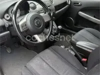 Usado Mazda 2 Sportive 103 CV (75 kW) 2007 Rojo Utilitario