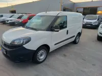 Usado Fiat Doblò 95 CV (69 kW) 2018 Blanco Monovolumen