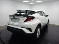 Begagnad Toyota C-HR Active 122 HK (89 kW) 2020 Vit SUV