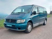 Usado Mercedes V200 Avantgarde 136 CV (100 kW) 1997 Azul Monovolumen
