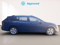 Usado VW Golf VIII Life 115 CV (84 kW) 2024 Azul Familiar