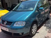Usado VW Touran Advance 140 CV (102 kW) 2005 Verde Monovolumen