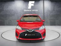 Usado Toyota Yaris Active 99 CV (72 kW) 2017 Rojo Utilitario