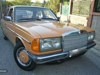 Usado Mercedes 300 82 CV (60 kW) 1979 Naranja Berlina