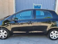Usado Toyota Yaris Luna 90 CV (66 kW) 2007 Negro Utilitario