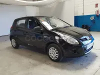 Usado Hyundai i20 Comfort 78 CV (57 kW) 2010 Negro Utilitario