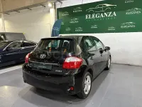 Usado Toyota Auris Luna 90 CV (66 kW) 2010 Negro Utilitario