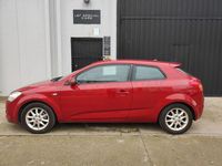 Usado Kia Ceed Active 115 CV (84 kW) 2010 Granate Utilitario