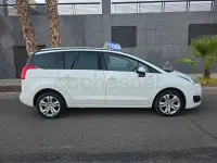 Usado Peugeot 5008 Style 120 CV (88 kW) 2016 Blanco Monovolumen