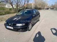 Usado Seat Leon 105 CV (77 kW) 2003 Negro Utilitario
