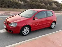 Usado VW Golf IV Sportline 105 CV (77 kW) 2005 Rojo Berlina