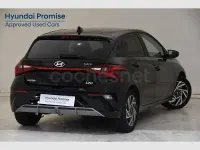 Usado Hyundai i20 100 CV (73 kW) 2024 Negro Utilitario