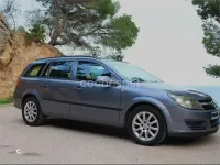 Usado Opel Astra Enjoy 100 CV (73 kW) 2006 Gris / plata Familiar