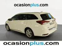Usado Toyota Auris Active 136 CV (100 kW) 2016 Blanco Familiar