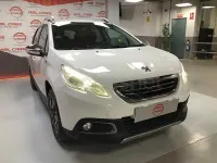 Usado Peugeot 2008 Style 100 CV (73 kW) 2015 Blanco SUV