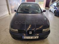 Usado Seat Leon Sport 110 CV (80 kW) 2001 Azul Utilitario