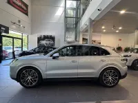 Usado Porsche Cayenne E-Hybrid 470 CV (345 kW) 2023 Gris / plata SUV