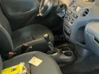 Usado Toyota Yaris Sol 75 CV (55 kW) 2005 Gris / plata Berlina