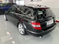 Usado Mercedes C220 170 CV (125 kW) 2011 Negro Familiar