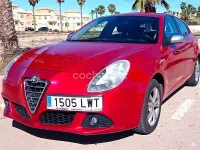 Usado Alfa Romeo Giulietta Distinctive 120 CV (88 kW) 2011 Rojo Utilitario