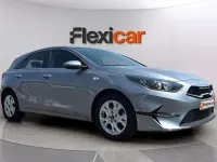 Usado Kia Ceed 136 CV (100 kW) 2023 Gris Utilitario