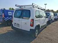 Usado Peugeot Rifter Active 102 CV (75 kW) 2023 Blanco Monovolumen