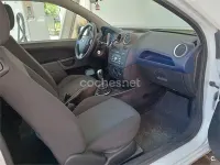 Usado Ford Fiesta Trend 90 CV (66 kW) 2007 Blanco Utilitario