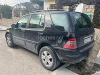 Usado Mercedes ML270 Edition 163 CV (119 kW) 2005 Negro SUV