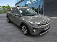 Usado Kia Stonic 120 CV (88 kW) 2023 Gris SUV
