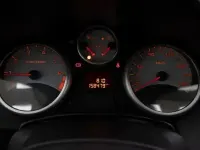 Usado Peugeot 207 75 CV (55 kW) 2007 Naranja Berlina