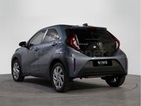 Usado Toyota Aygo X Play 72 CV (52 kW) 2025 Gris / plata SUV