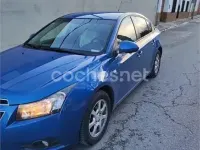 Usado Chevrolet Cruze LS 163 CV (119 kW) 2011 Azul Berlina