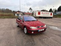 Usado Renault Mégane Expression 105 CV (77 kW) 2001 Granate Berlina