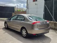 Usado Renault Laguna III Dynamique 150 CV (110 kW) 2010 Granate Berlina