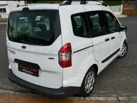 Usado Ford Tourneo Connect Trend 100 CV (73 kW) 2015 Blanco Monovolumen