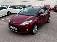 Usado Ford Fiesta Titanium 95 CV (69 kW) 2012 Granate Utilitario