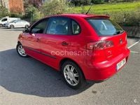 Usado Seat Ibiza Fresh 64 CV (47 kW) 2005 Rojo Utilitario