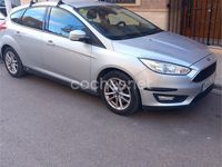 Usado Ford Focus Trend 125 CV (91 kW) 2017 Gris / plata Berlina