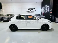 Usado Peugeot 208 Active 100 CV (73 kW) 2021 Blanco Utilitario