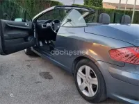 Usado Peugeot 307 CC 138 CV (101 kW) 2004 Gris / plata Descapotable