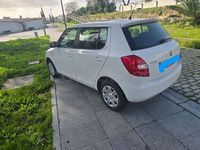 Usado Skoda Fabia Ambition 75 CV (55 kW) 2014 Blanco Berlina