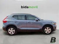 Usado Volvo XC40 Momentum 129 CV (94 kW) 2021 Gris / plata SUV